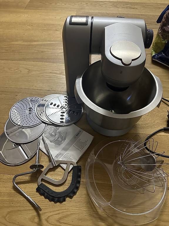 Bosch Appareils de cuisine: Küchenmaschine Bosch Maxximum 1600W – D'occasion à Weinfelden par silvia617